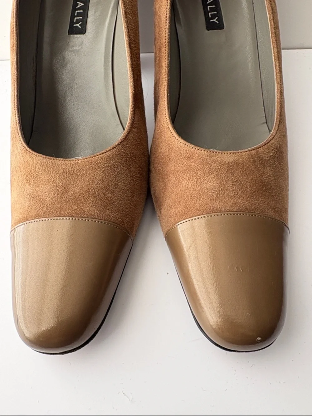 Bally Vintage Women's Tan Suede Flats with Leather Cap-Toe Size 10